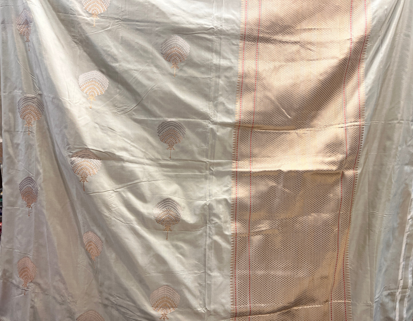 Jamdani Mughal Boota Saree