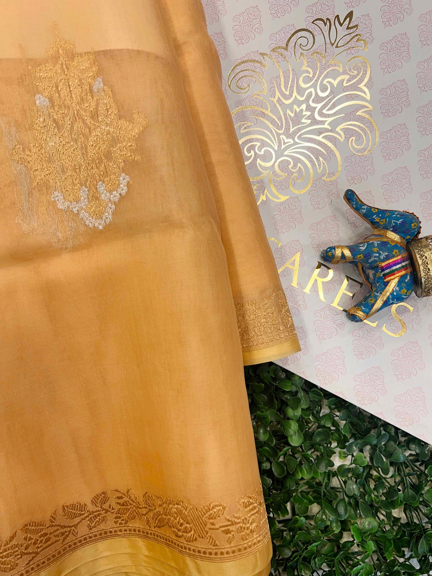 Kora Silk Banarasi with Mughal Boota