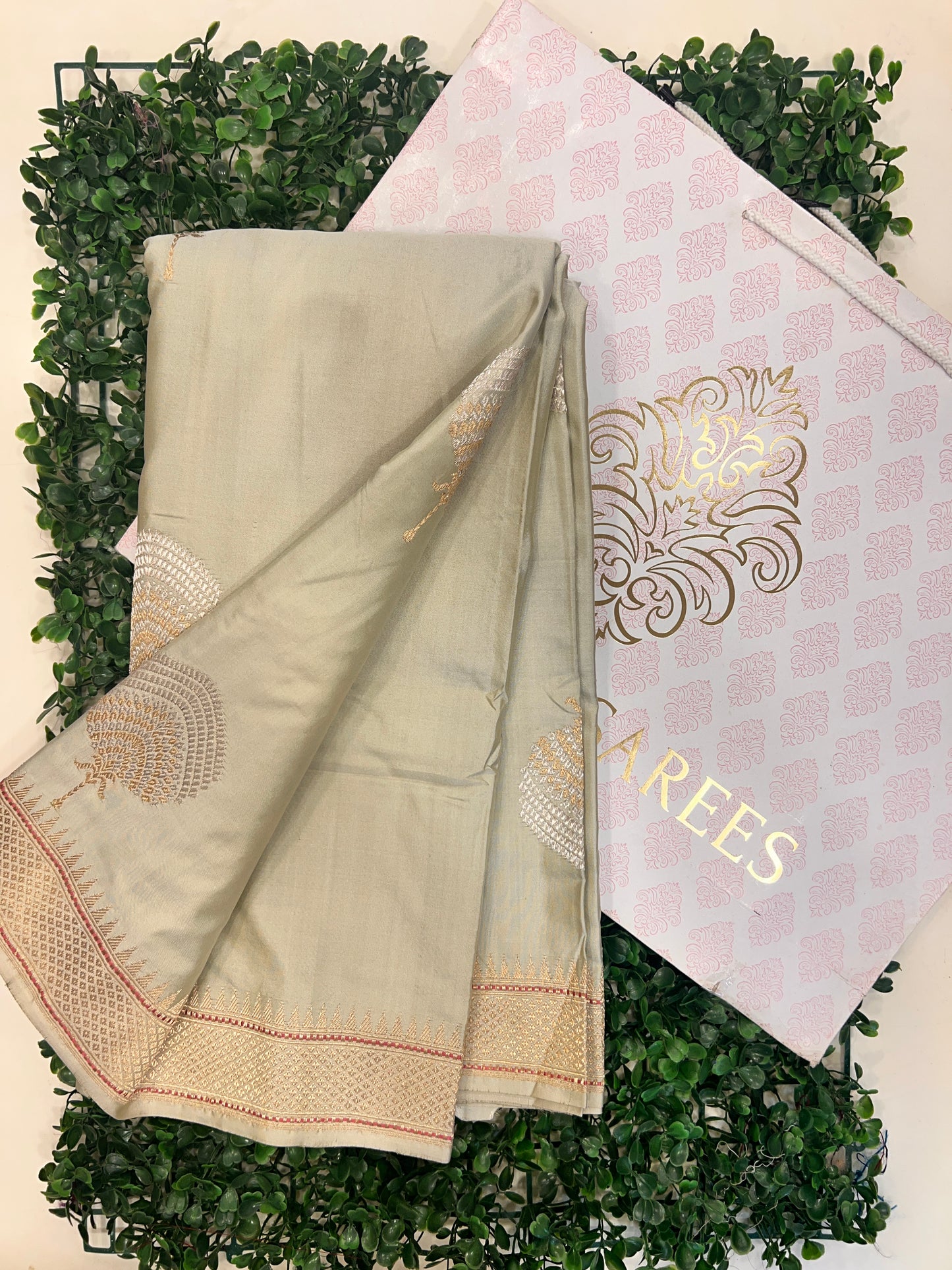 Jamdani Mughal Boota Saree