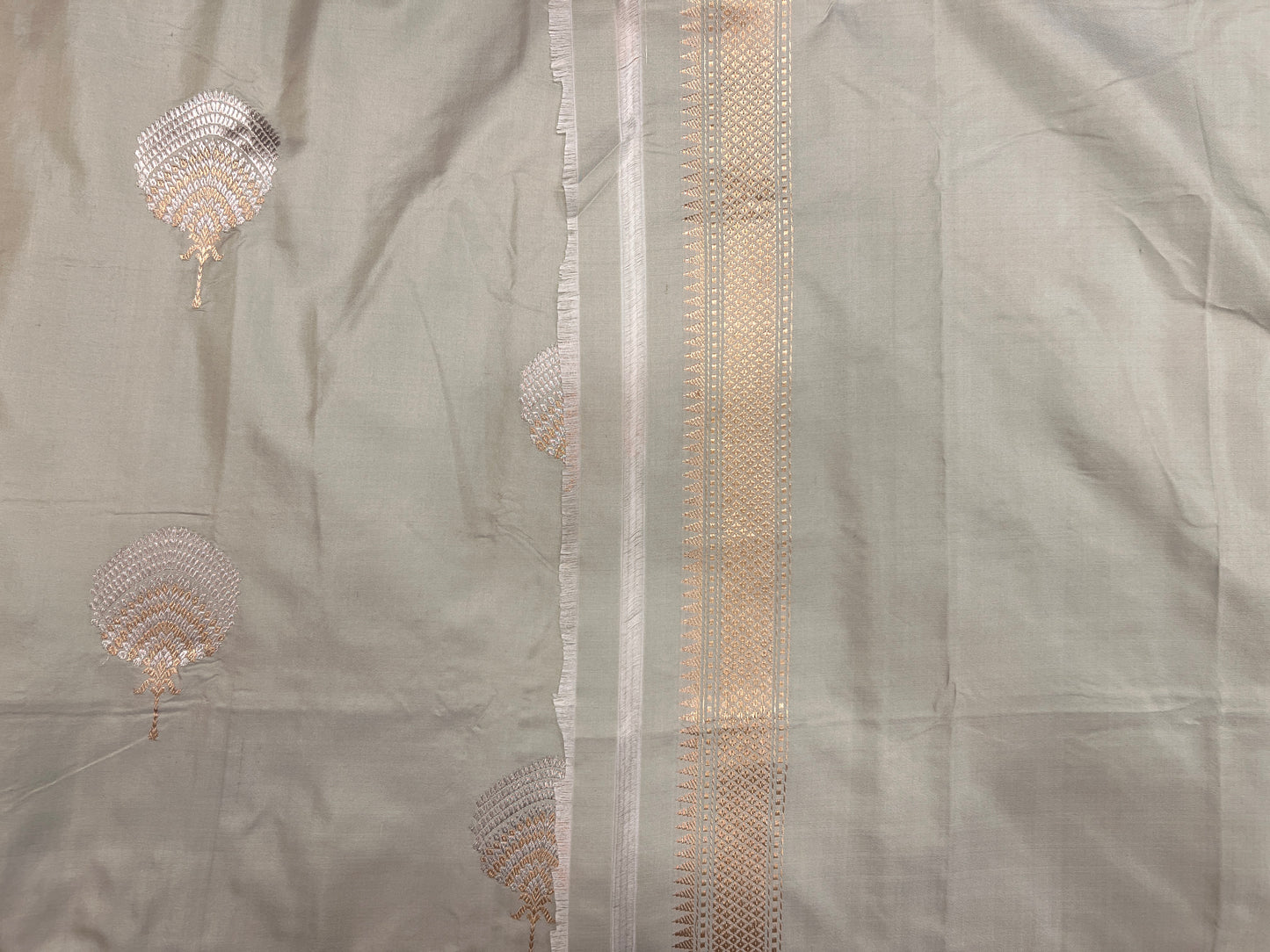 Jamdani Mughal Boota Saree