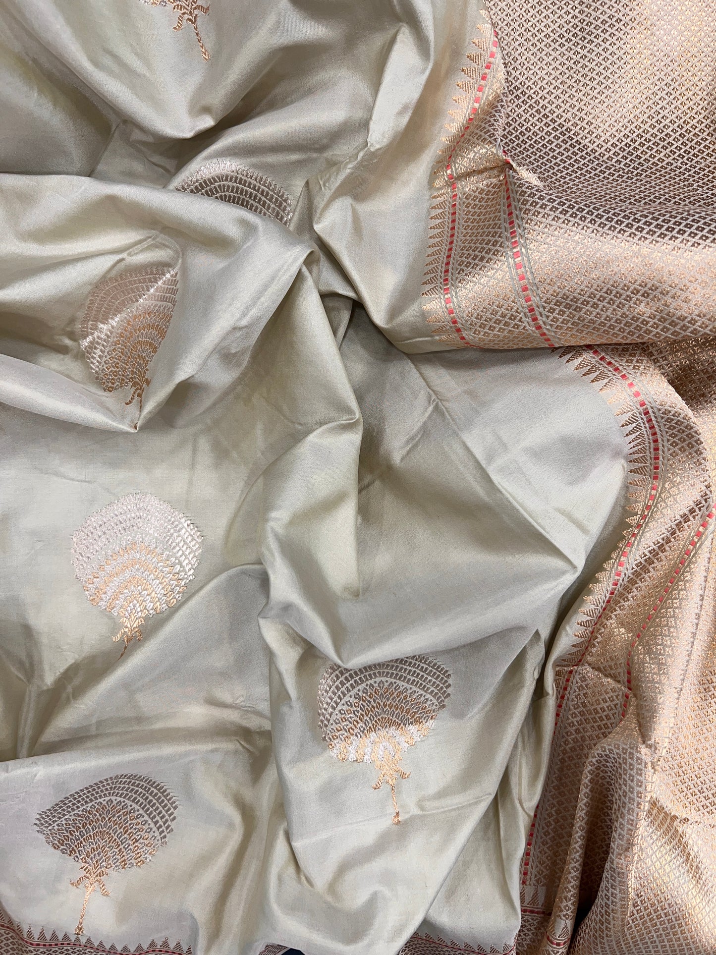 Jamdani Mughal Boota Saree