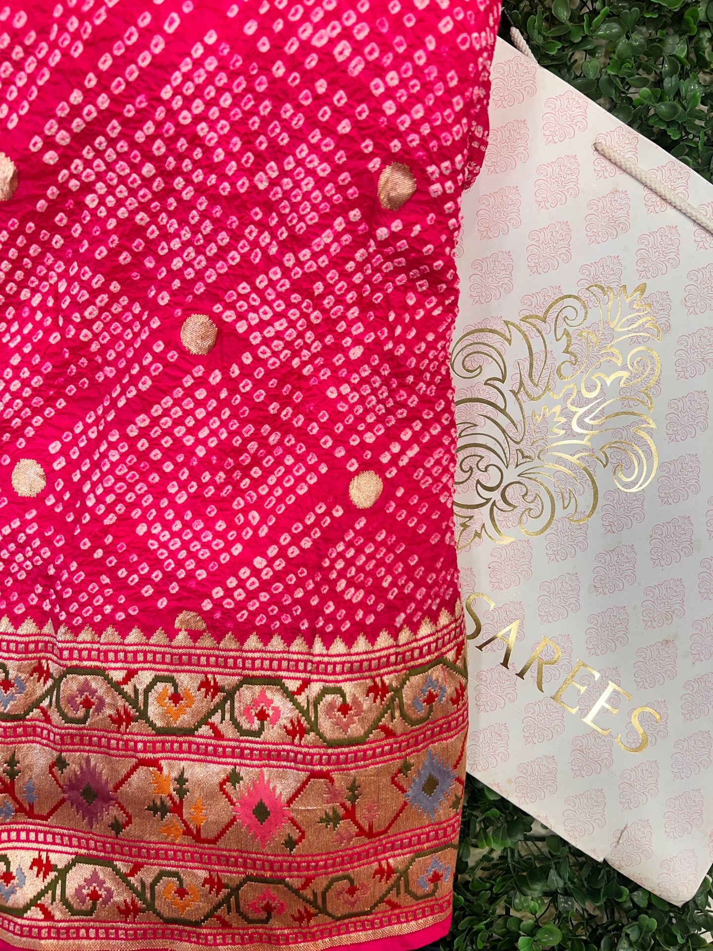 Bandhani with Paithani