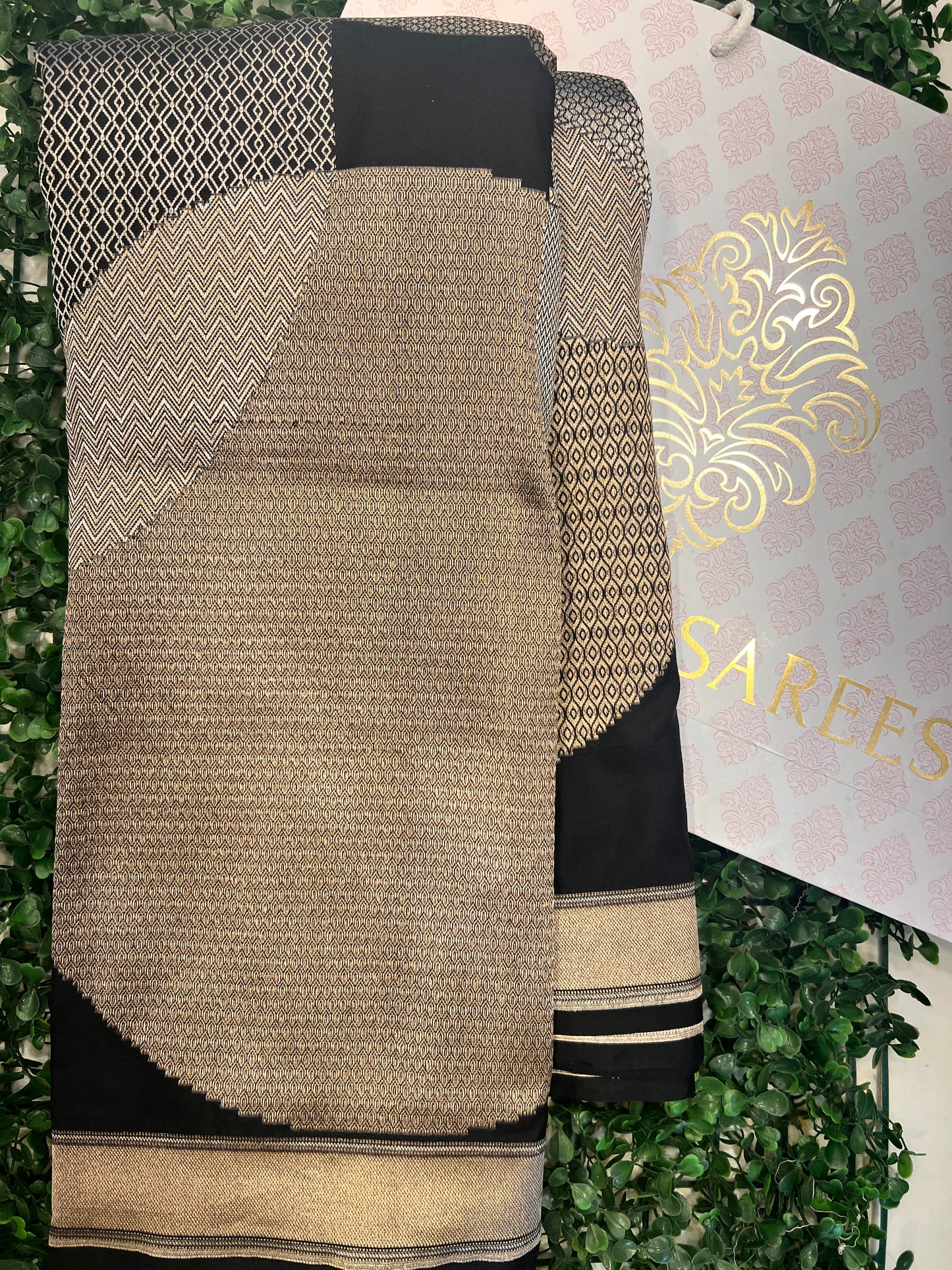 Retro Style Banarasi