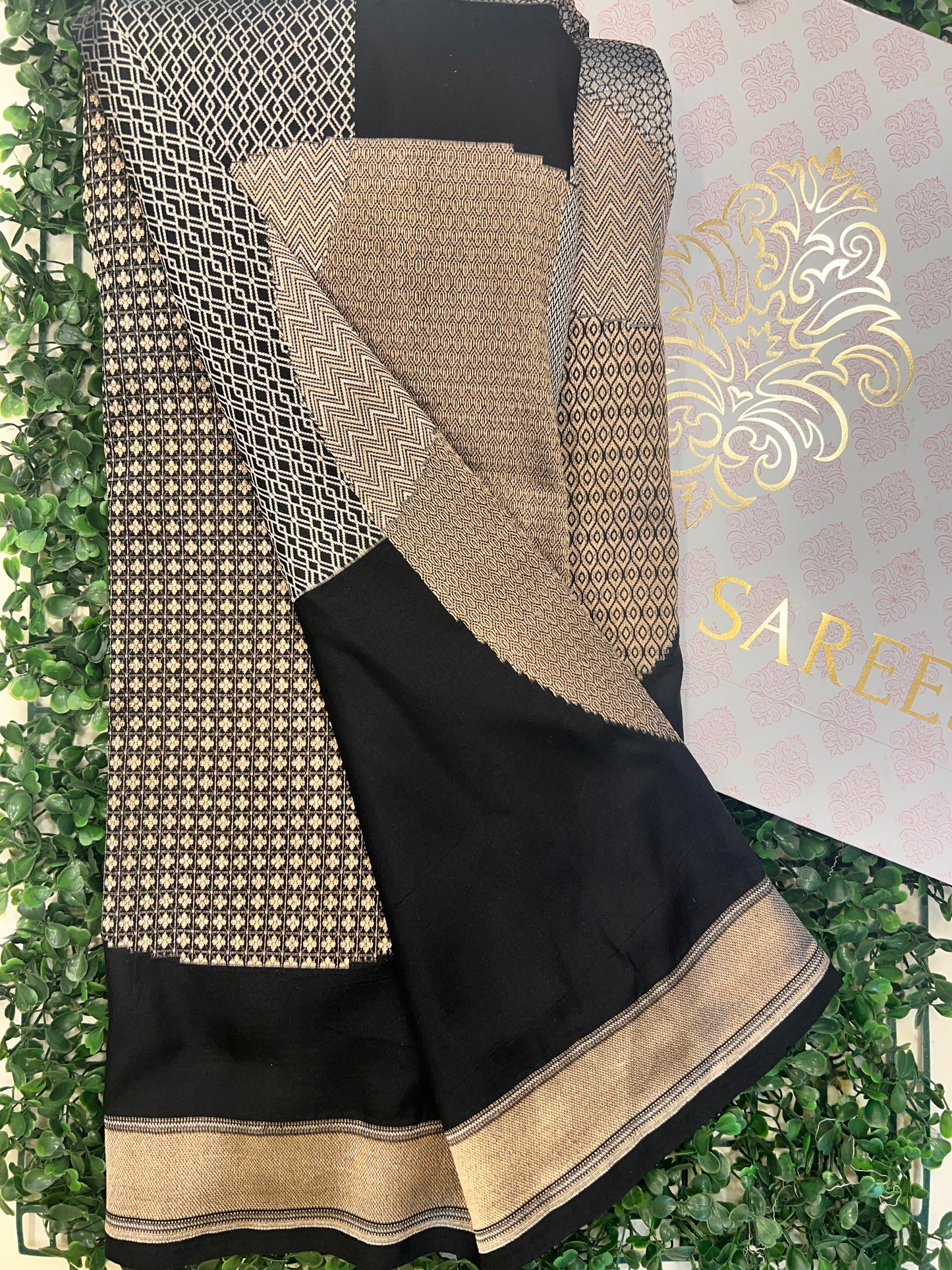 Retro Style Banarasi